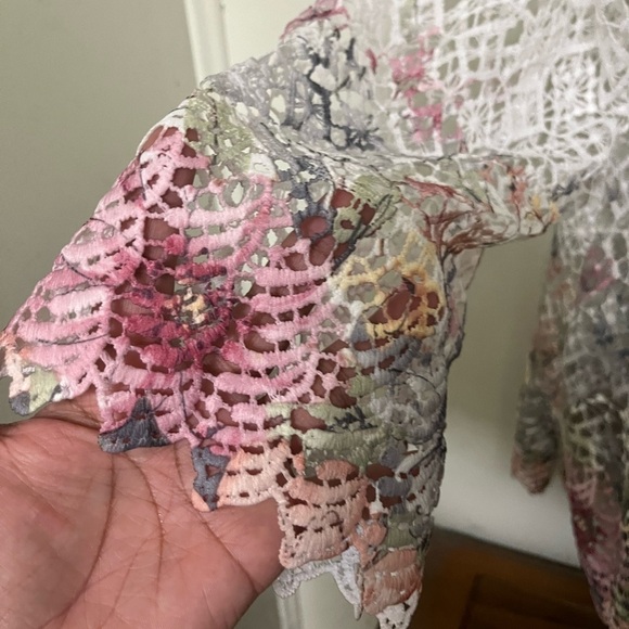 Alfred Dunner Lace Top with Shell underneath - Picture 10 of 10